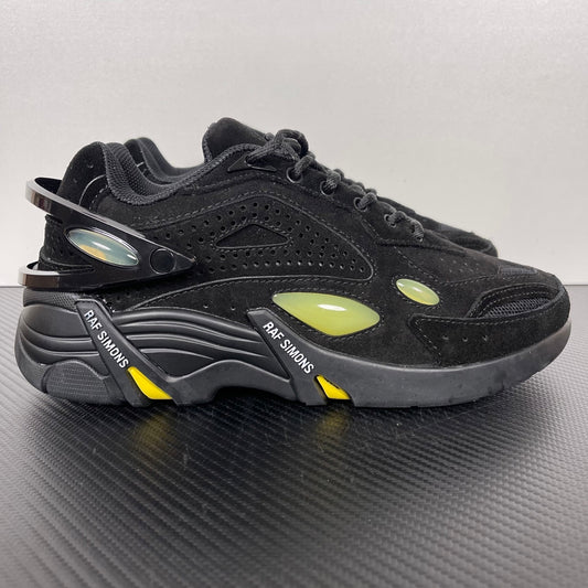 Cylon-21 Black and Yellow