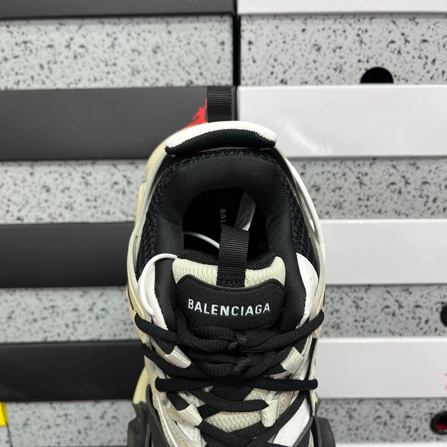 BLG Track Beige Black