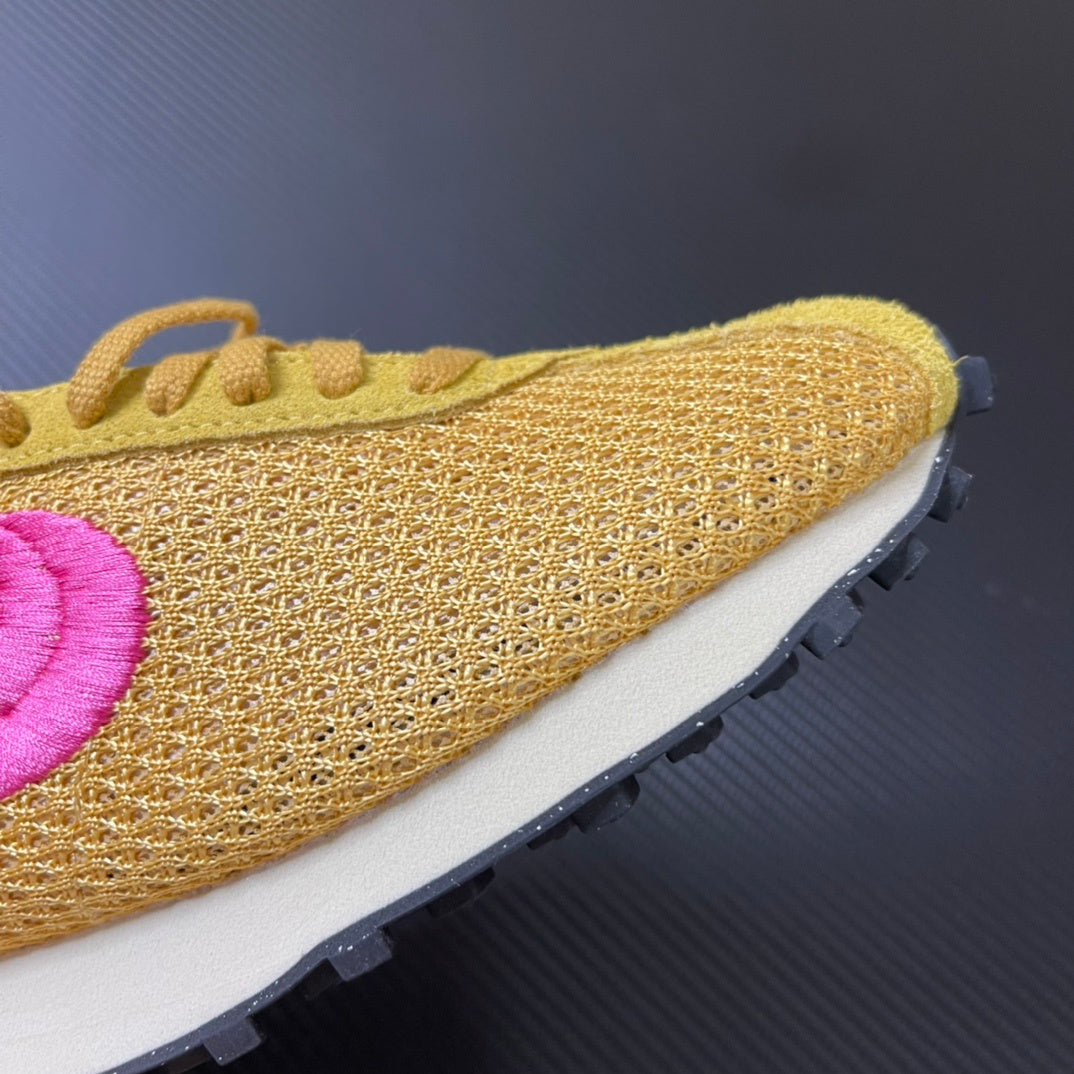 Roshe Run Sanded Gold