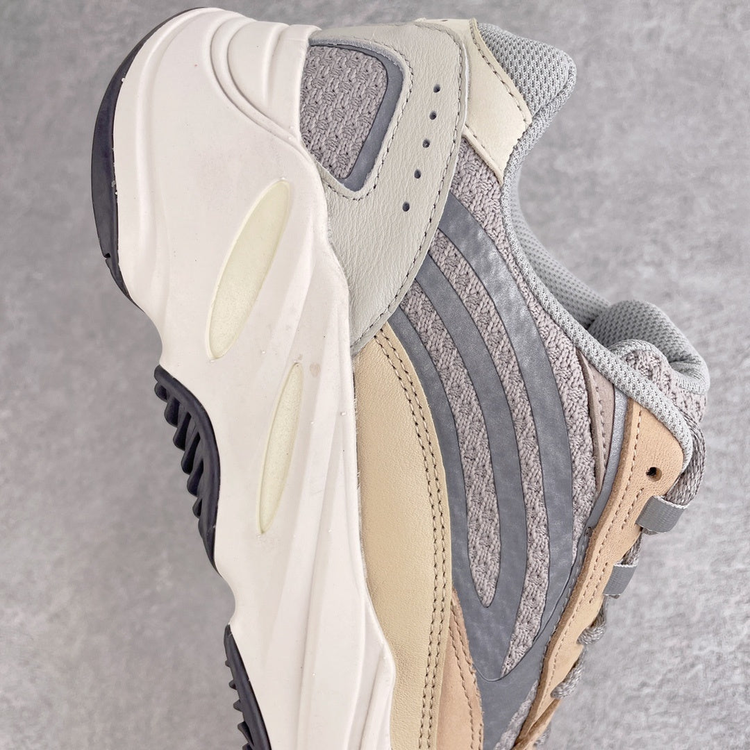 700 V2 Cream
