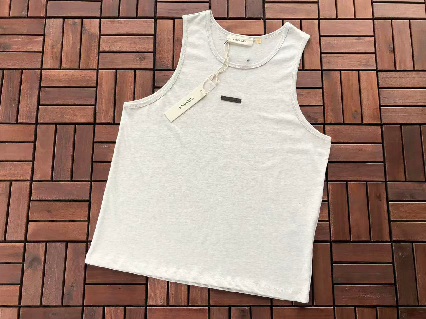 T-Shirts sem Mangas ESSENT