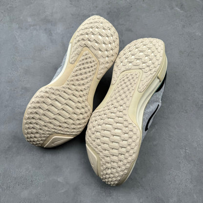 ZoomX Invincible Run Flyknit 3 Cool Grey Black