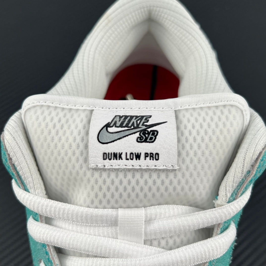 Dunk SB April