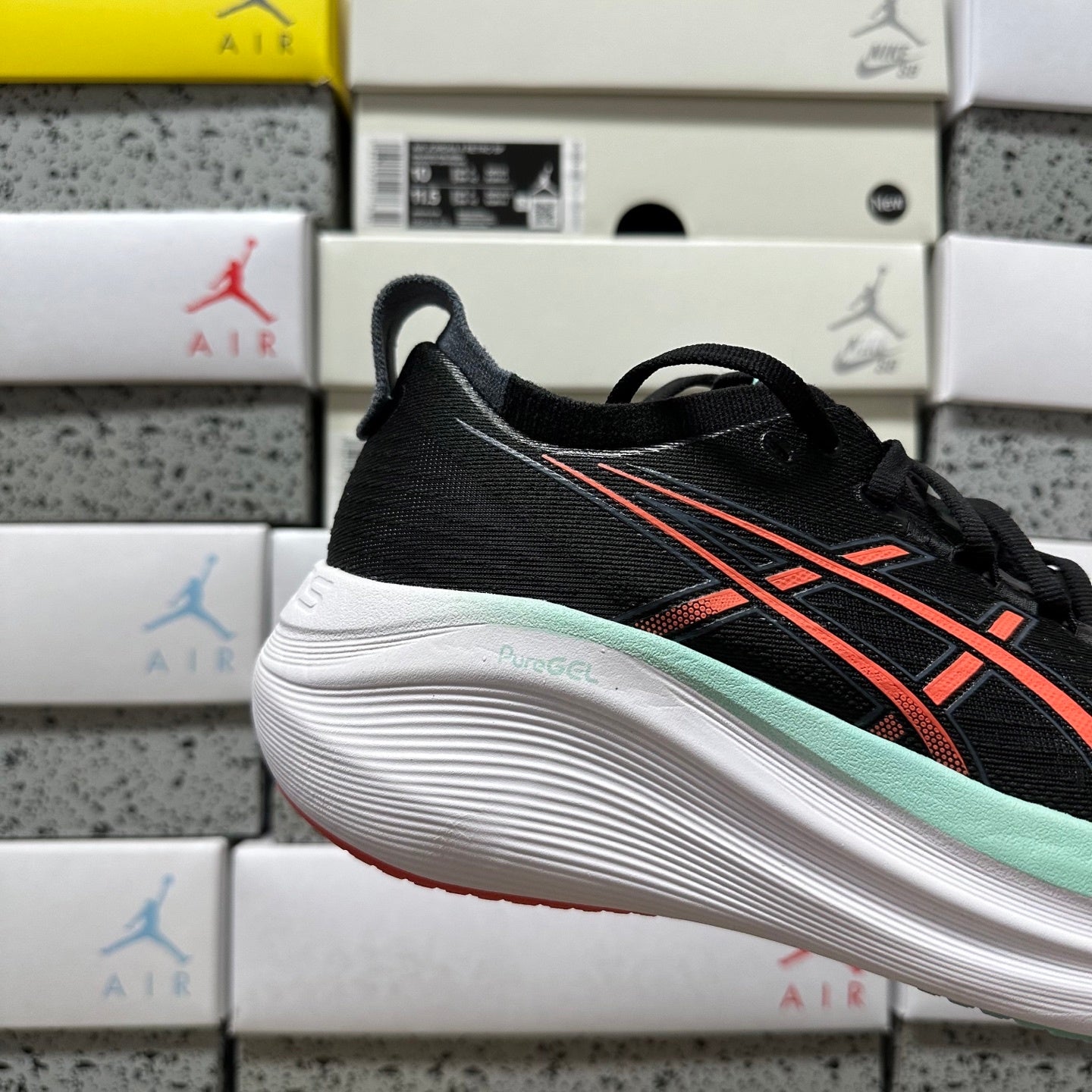 GEL-NIMBUS 27 Black/Orange