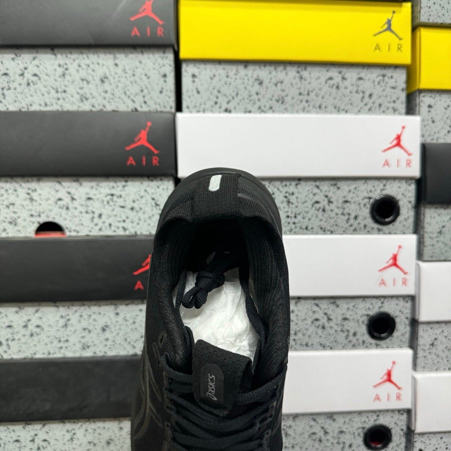 GEL-NIMBUS 28 Black