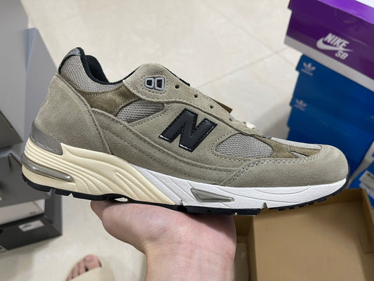 990 Olive Beige / Black Logo