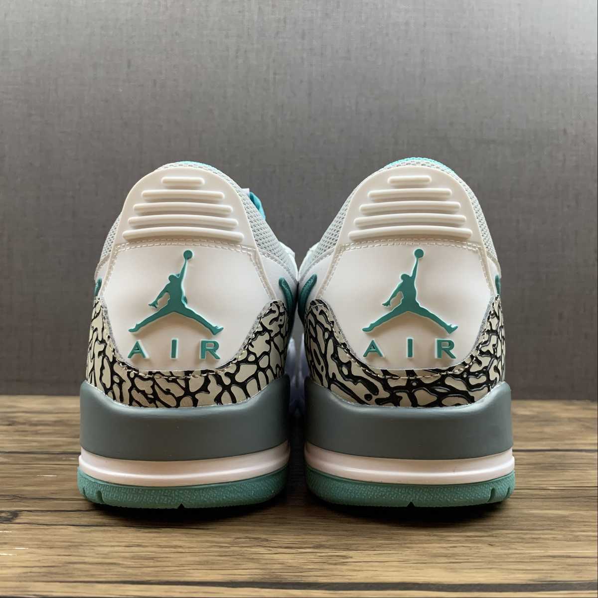 Legacy 312 White Turquois