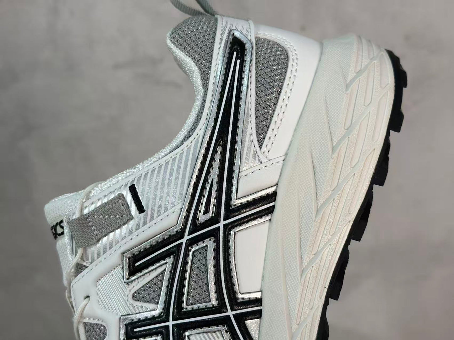GEL-SONOMA FE White/Black/Grey