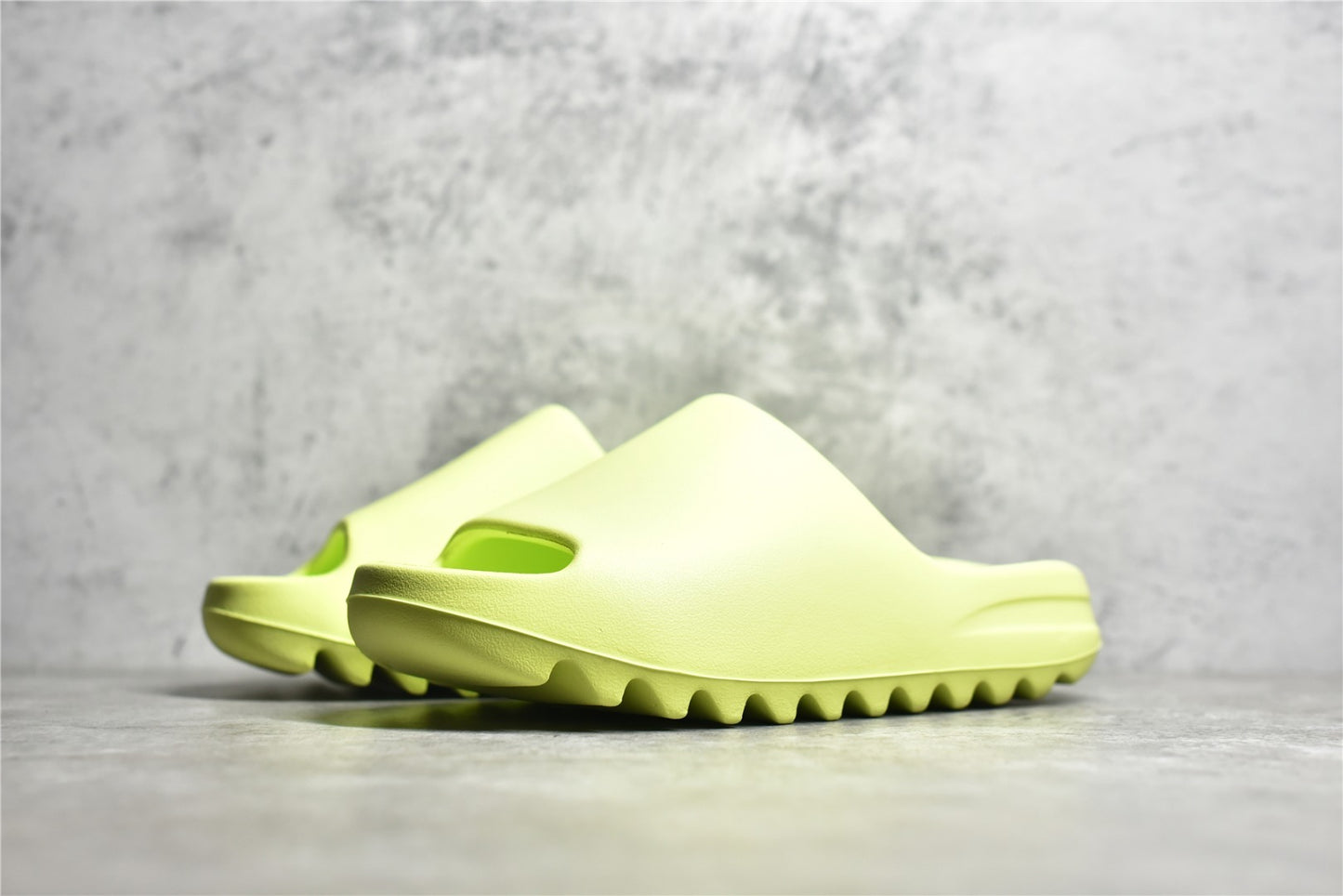 Slide Glow Green