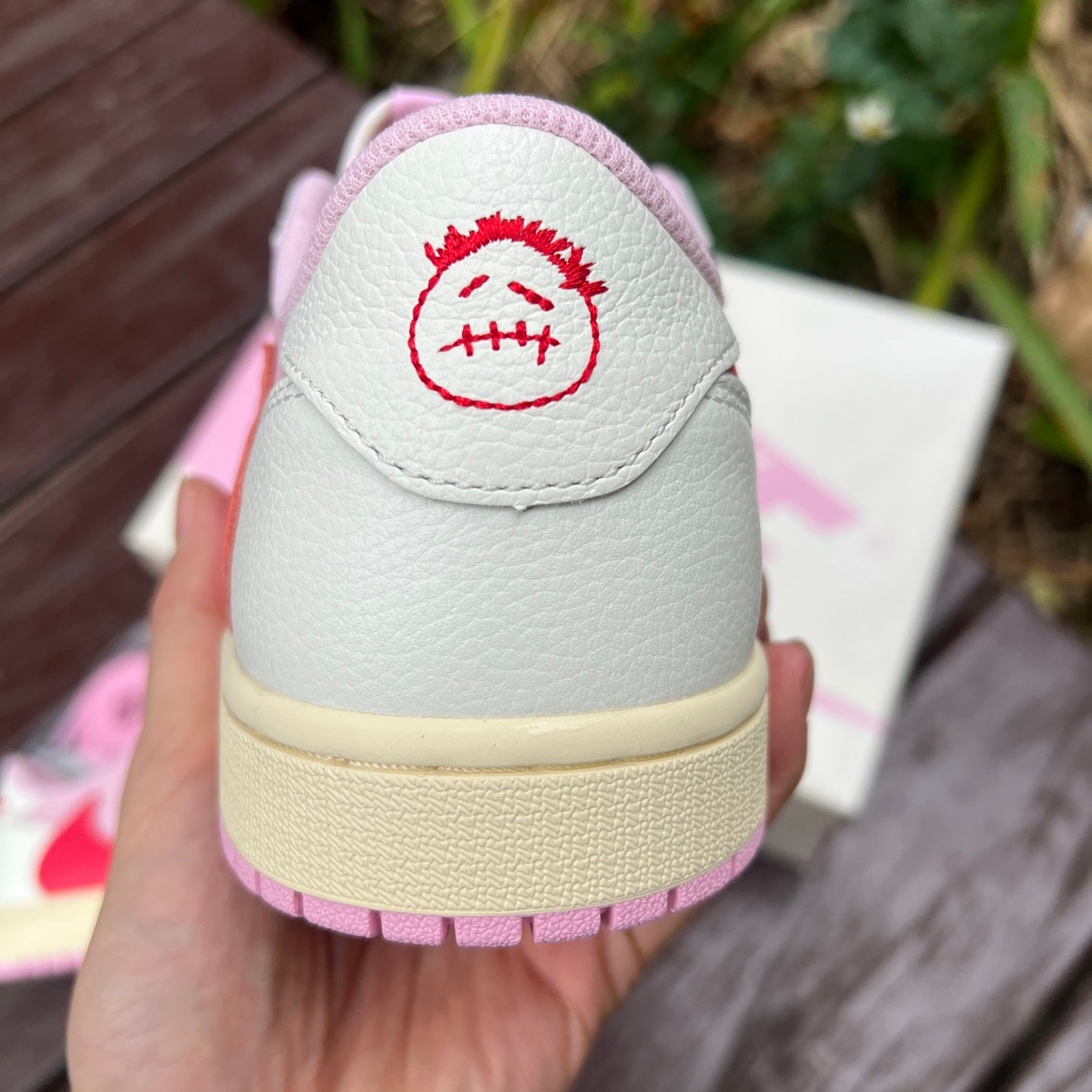 AJ1 Travis Reverse Mocha Pink