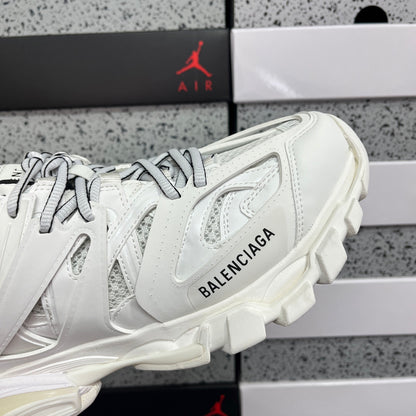 BLG Track White Black