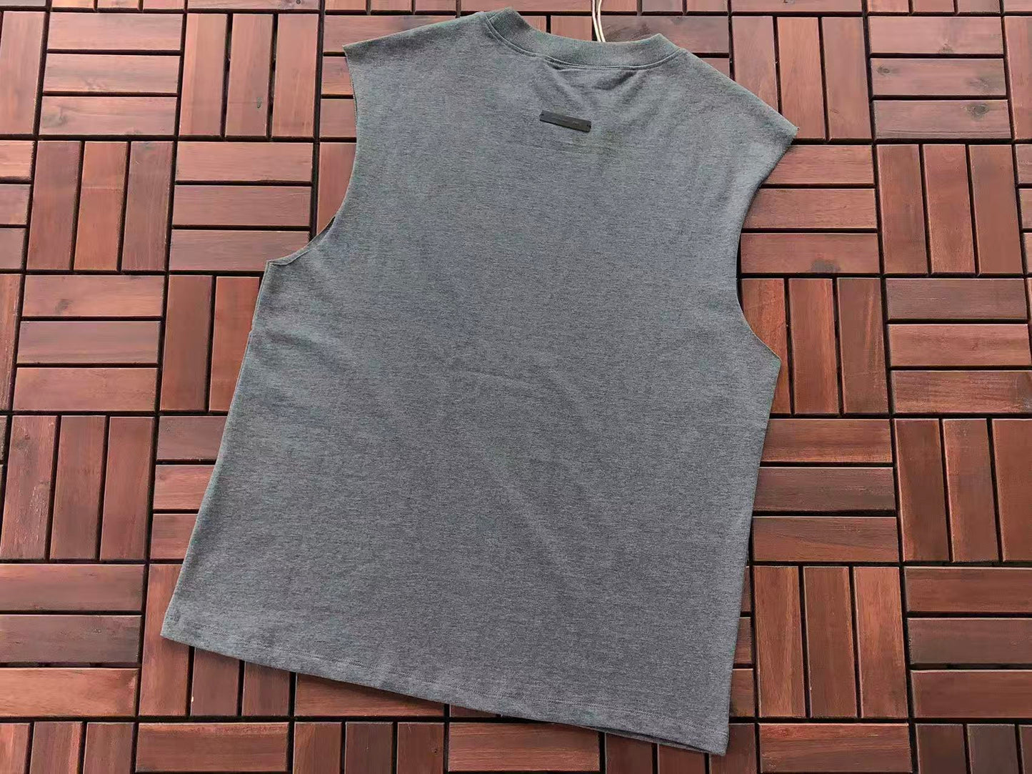 T-Shirts sem Mangas ESSENT