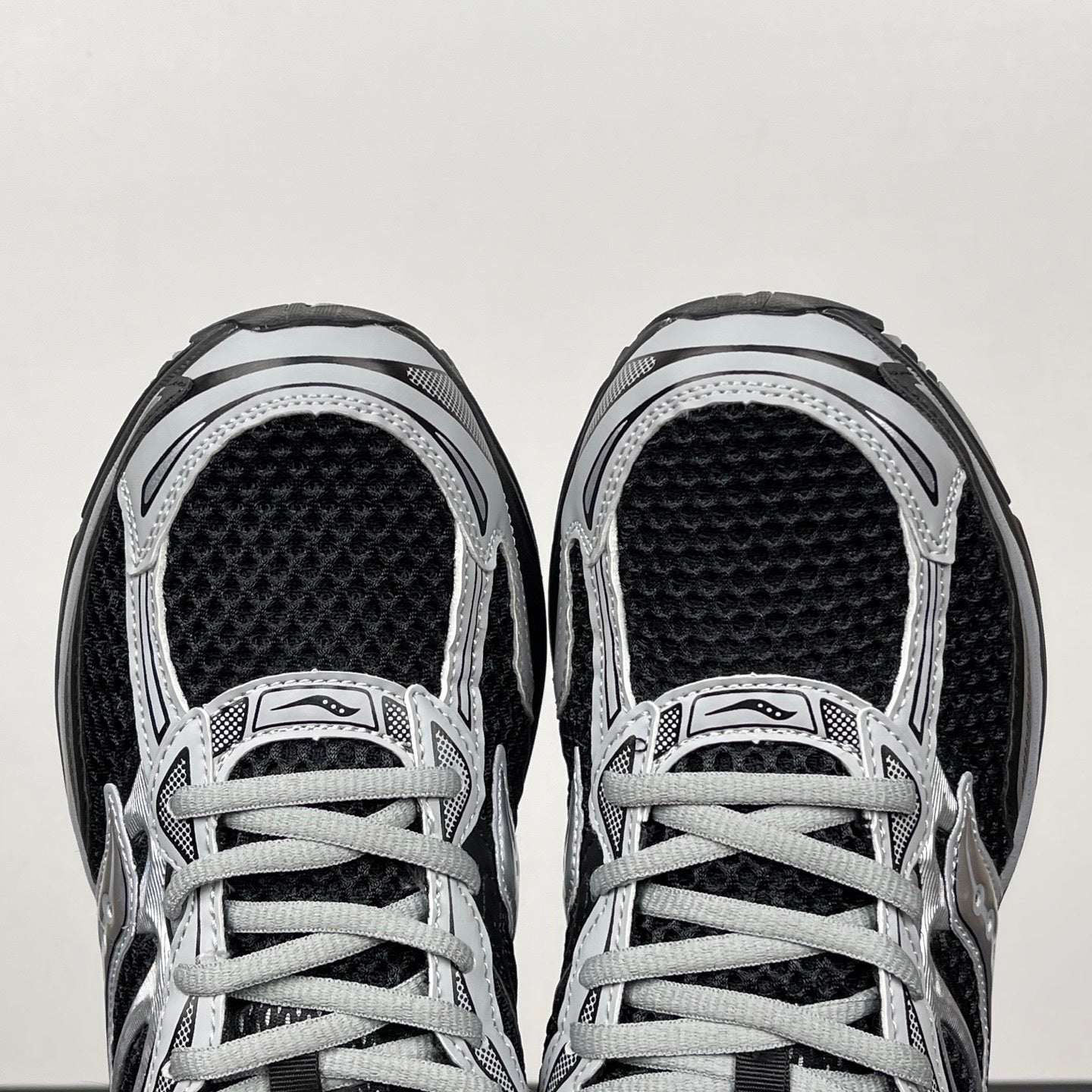 Sau Black and Silver