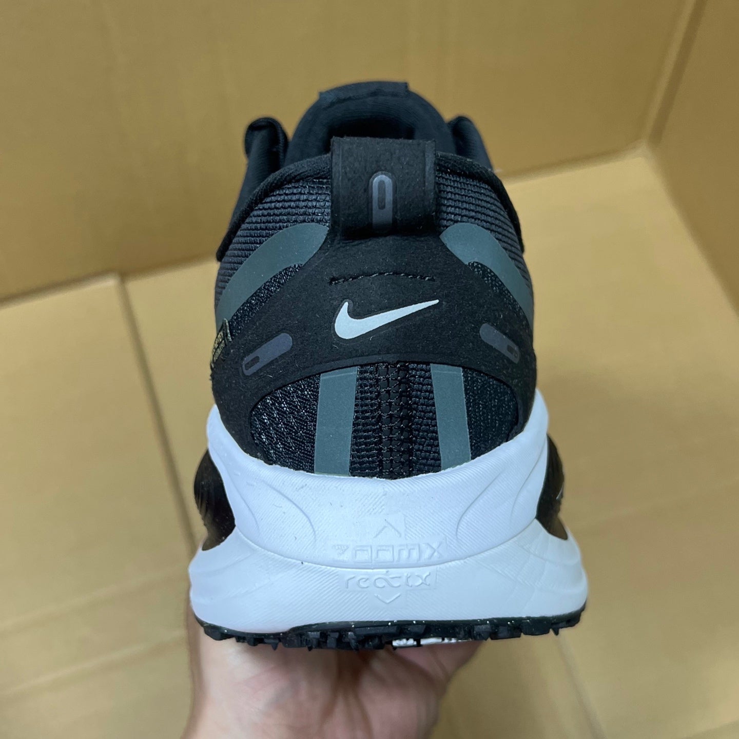 Vomero 18 Gore-Tex White/Black