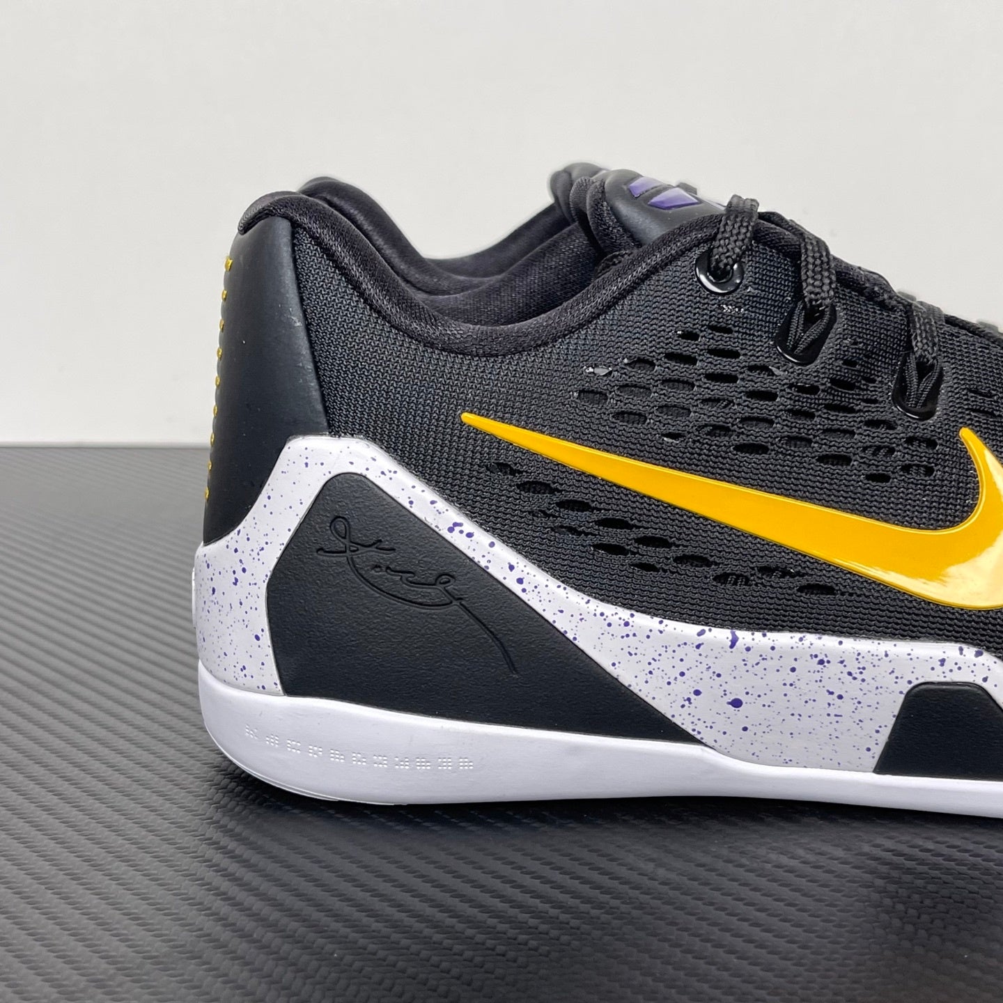 KB9 Lakers Away