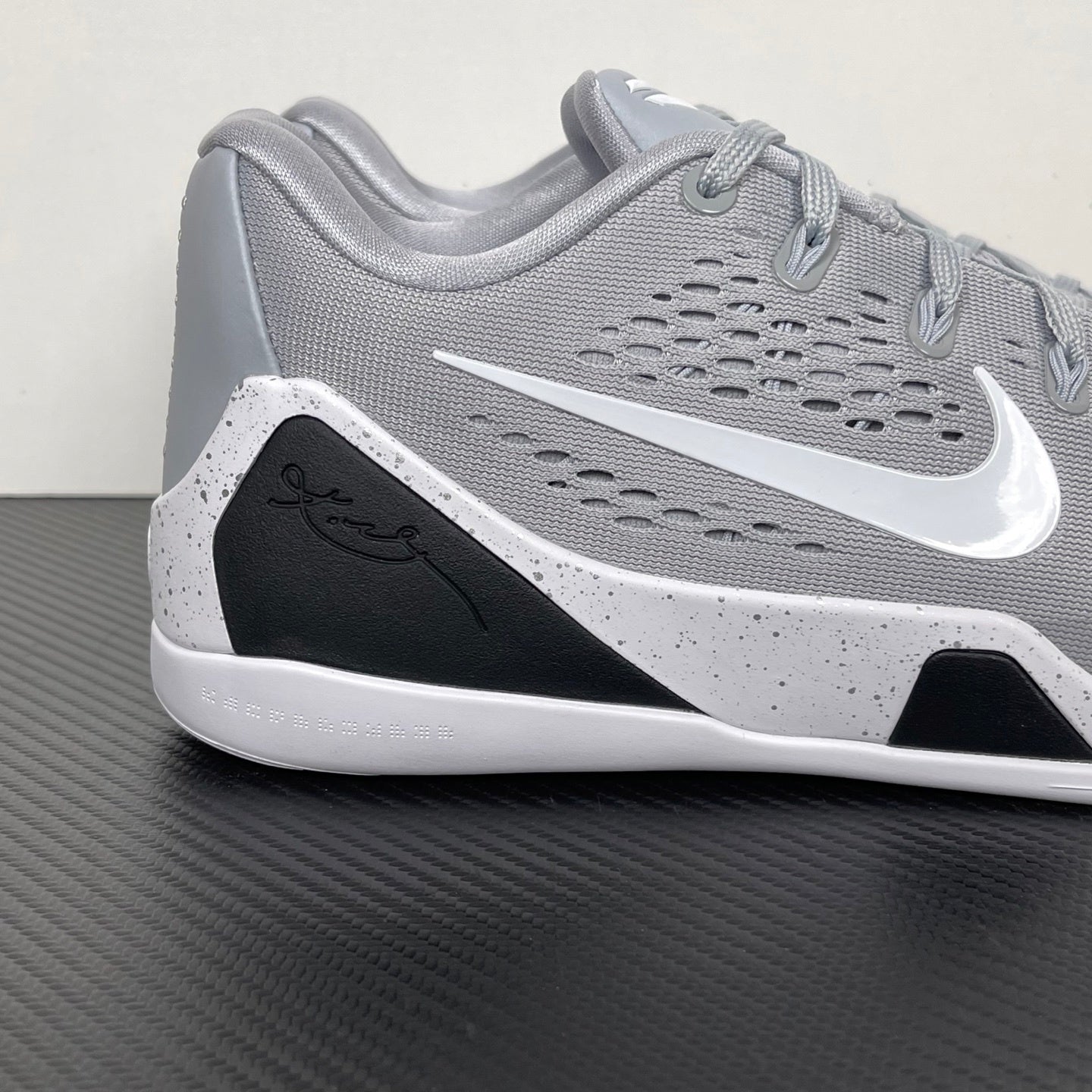 KB9 Wolf Grey