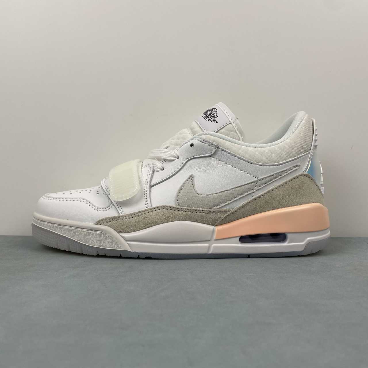 Legacy 312 Summit White / Light Bone