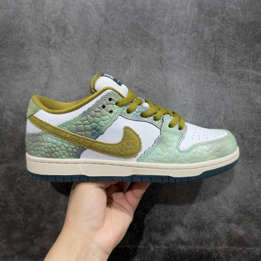 Dunk SB Alexis Sablone Chameleon