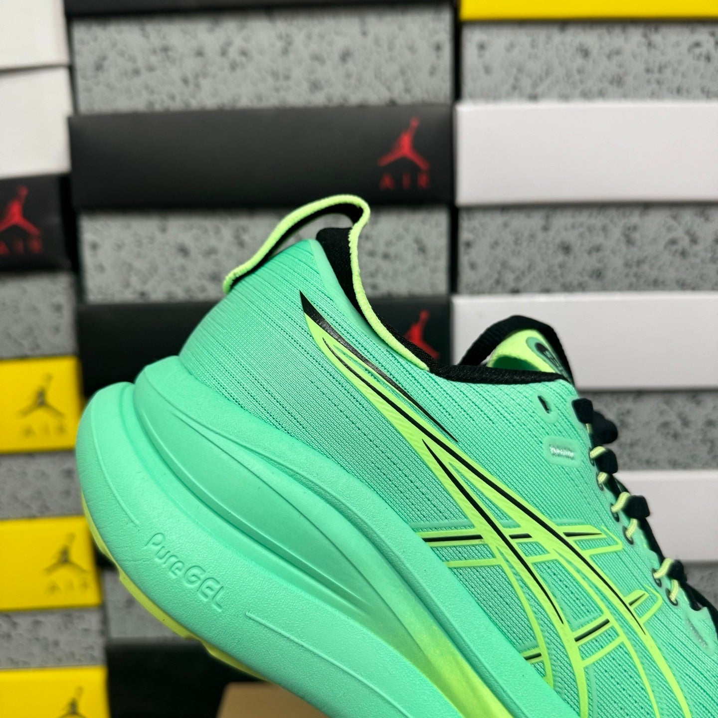 GEL-NIMBUS 28 Green