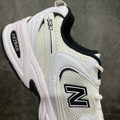 530 White and Black