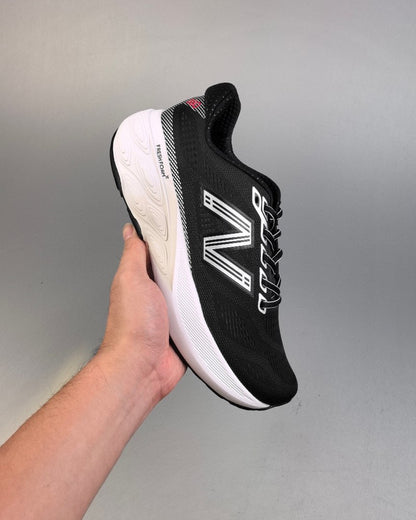 880 Fresh Foam X Vongo Black and White