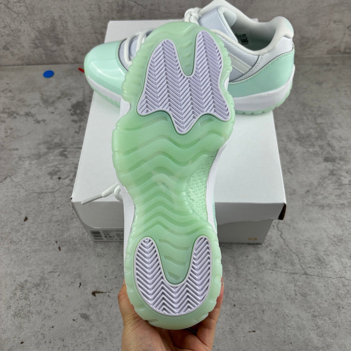 AJ11 Retro Low Igloo