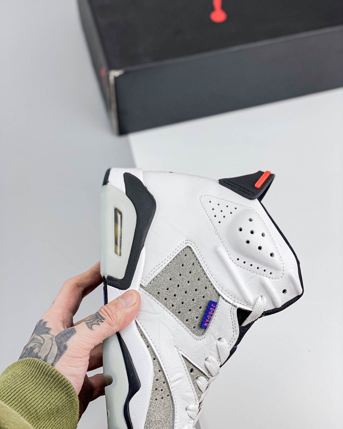 AJ6 Retro Flint Grey