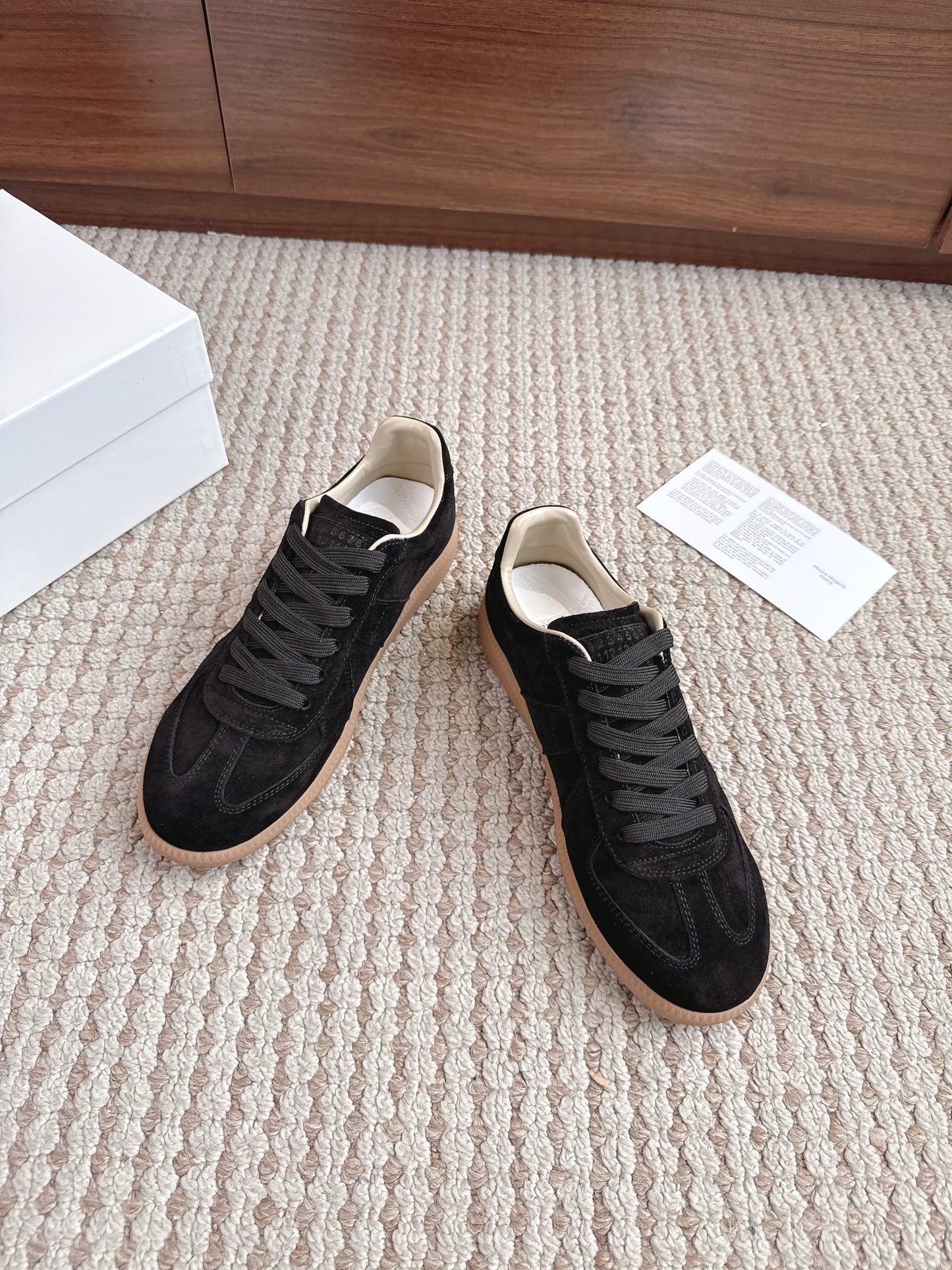 Maison Velut Full Black