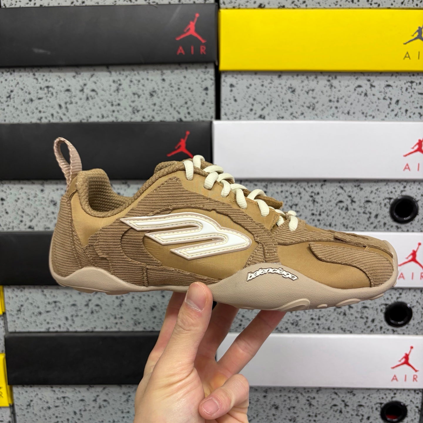BLG Monday Ultra Beige