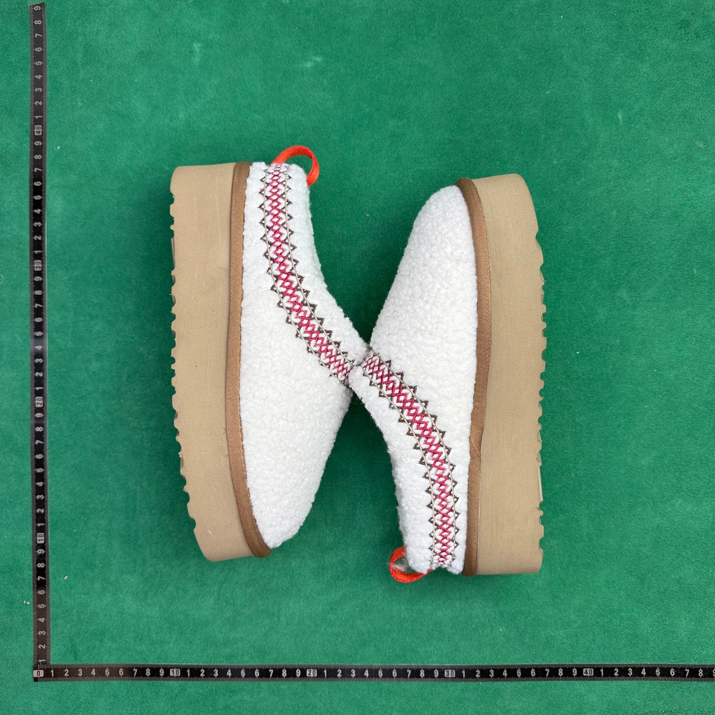 TT UGG