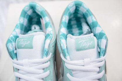 Dunk SB Aqua Blue Lobster