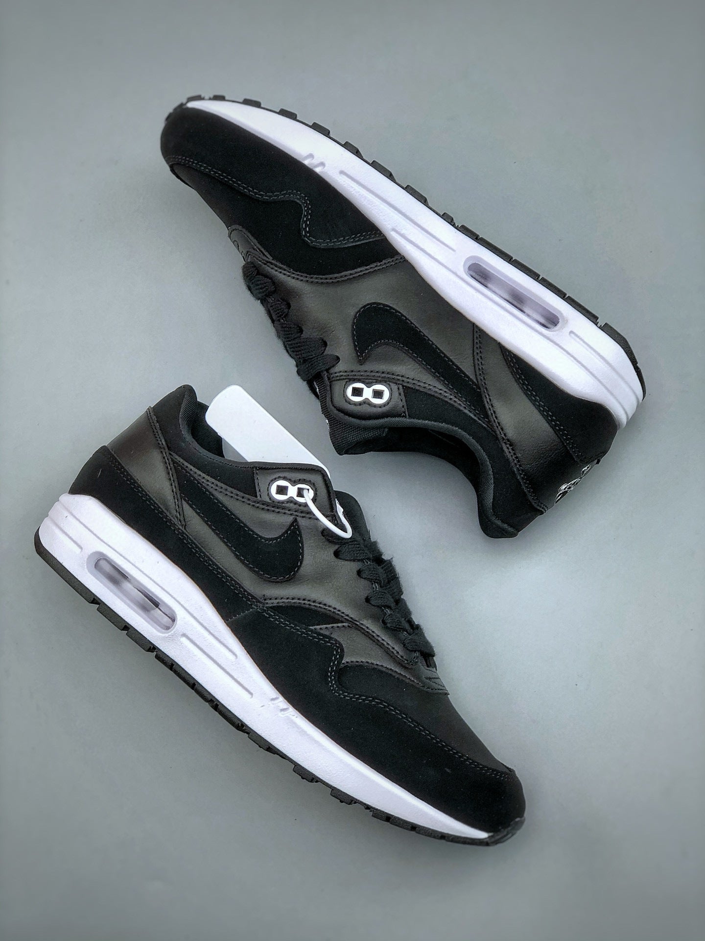 Air Max 1 Rebel Skulls