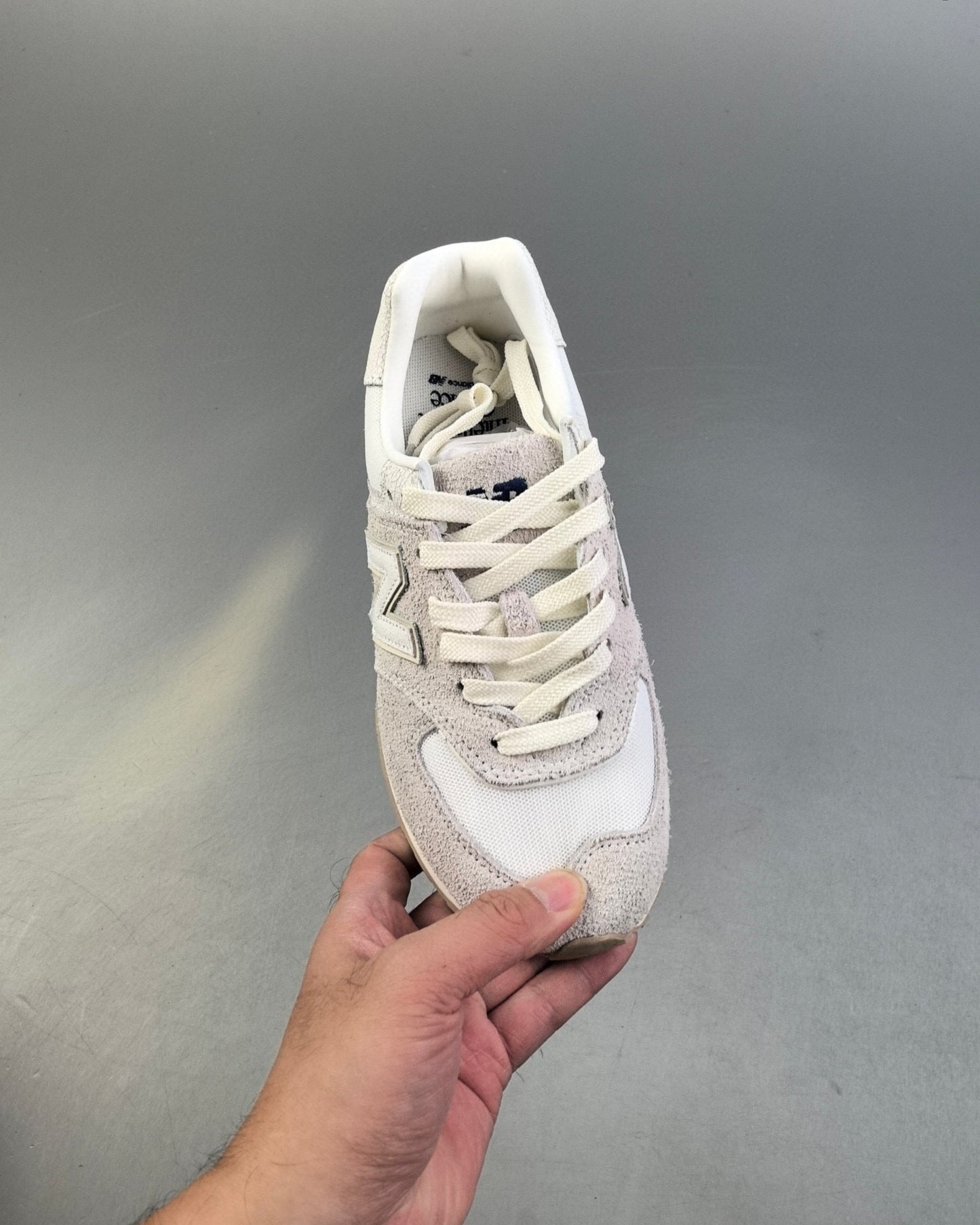 574 Creme