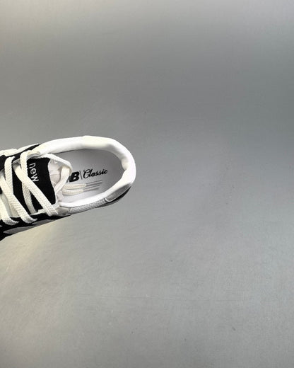 574 Classic Black and White