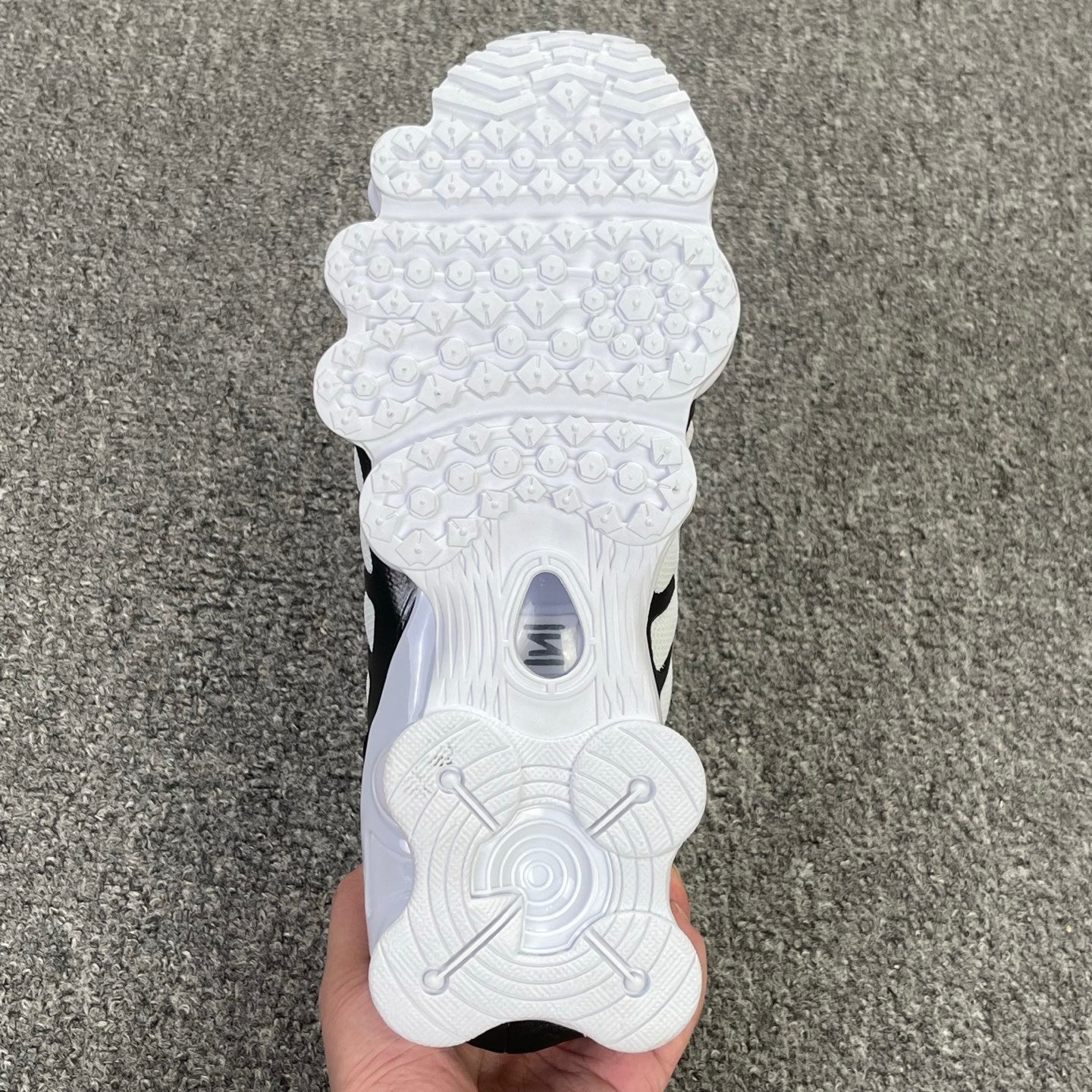 Aware Shox TL Black/White