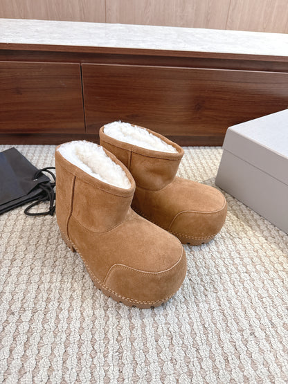 BLG Alaska Suede Boots