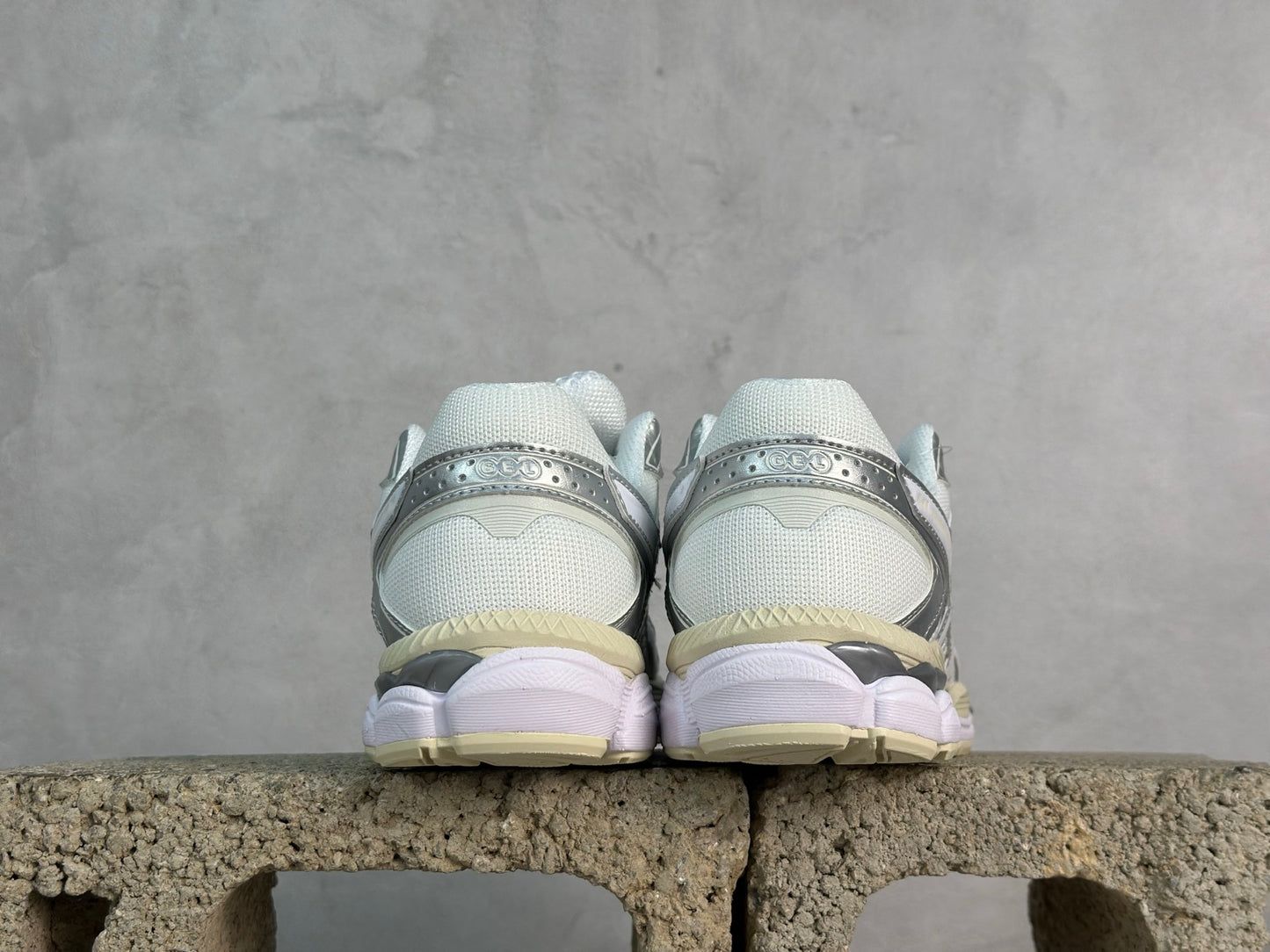 Gel-Cumulus White and Silver