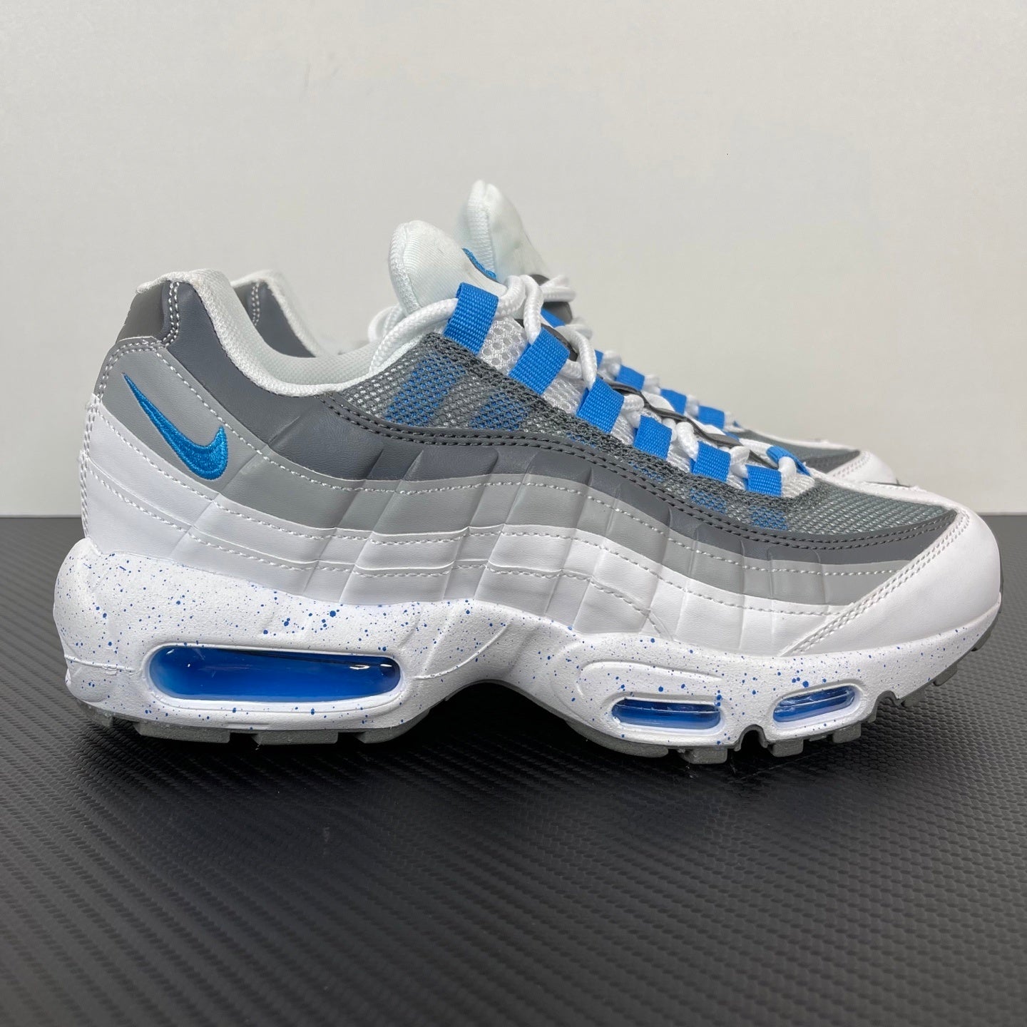 95  White Hyper Cobalt