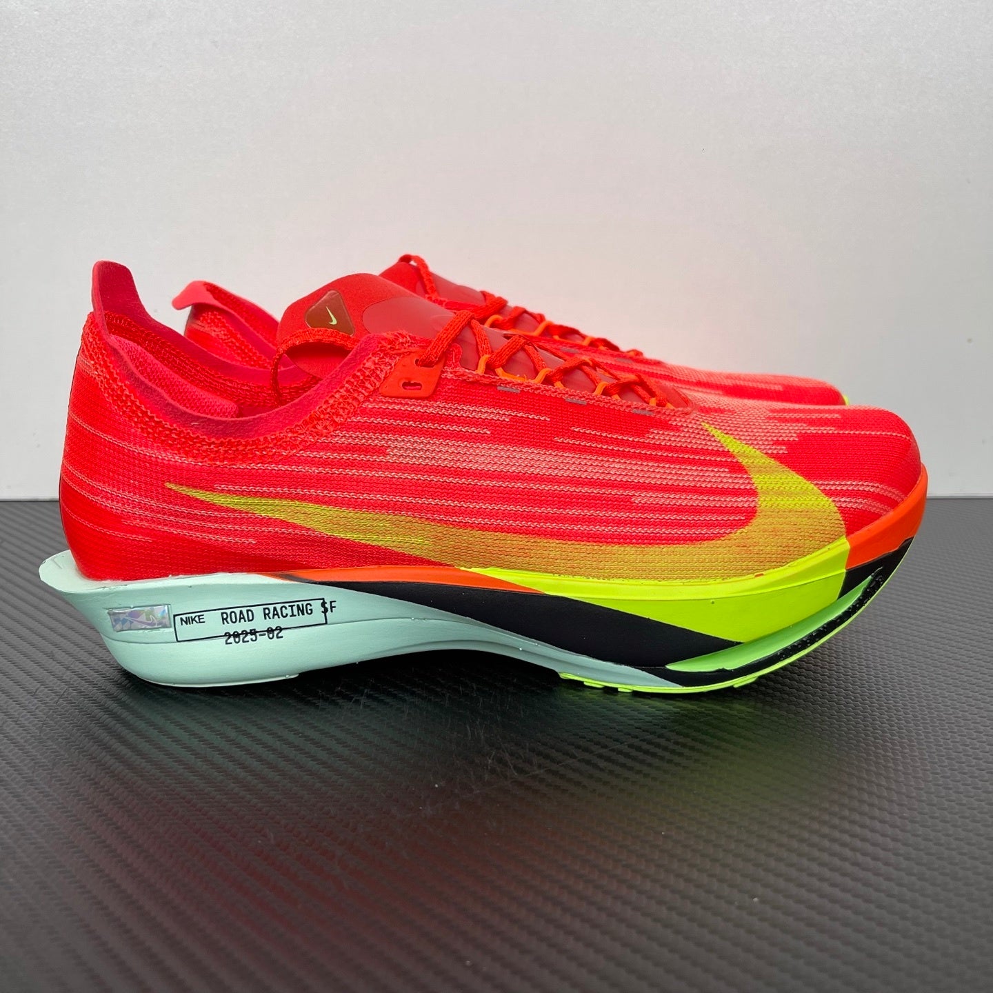 Streakfly 2 Bright Crimson/Lime Blast