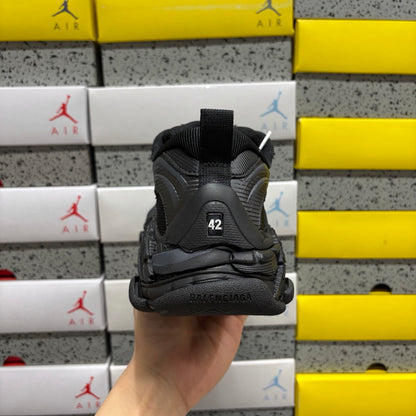 BLG Triple S.2 Black