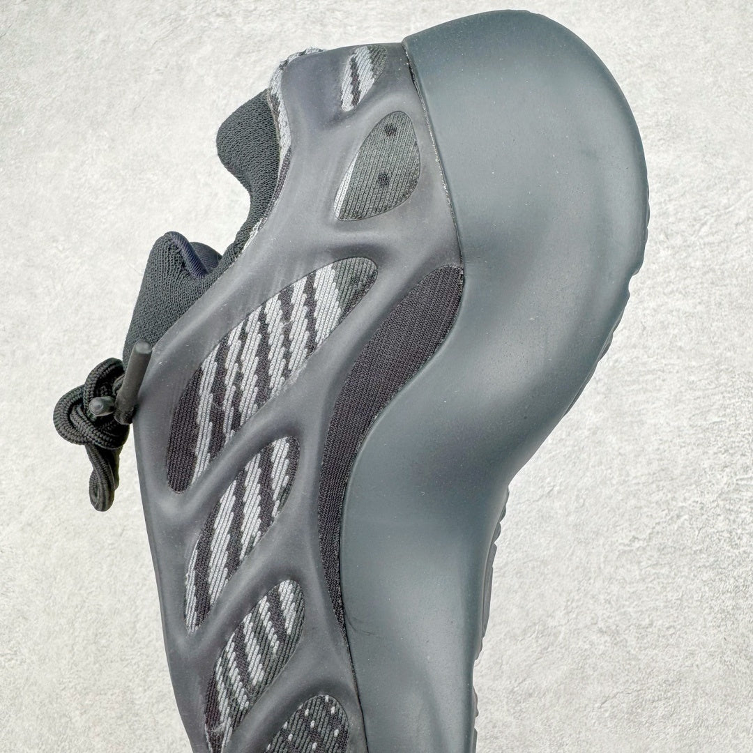 700 V3 Black Soul