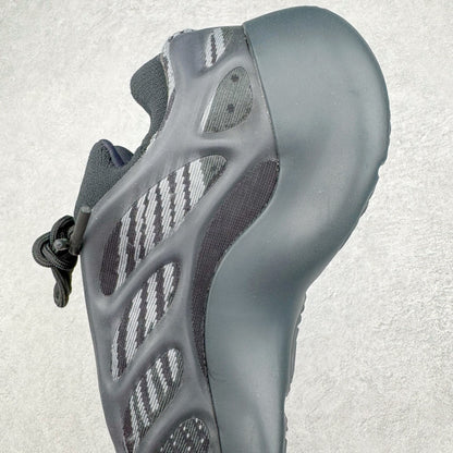 700 V3 Black Soul