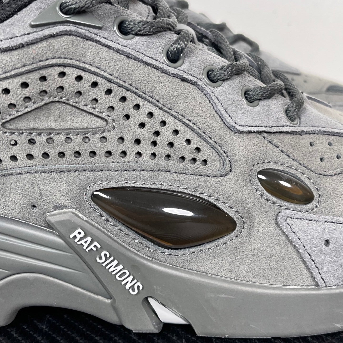 Cylon-21 Grey
