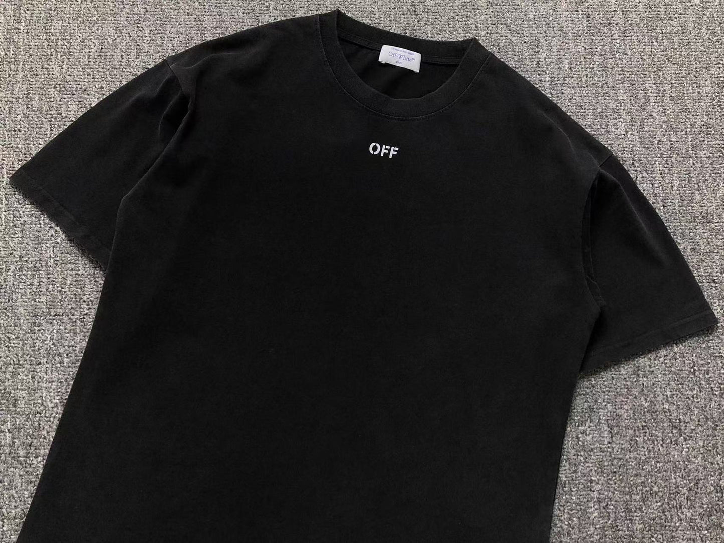 T-shirt Off