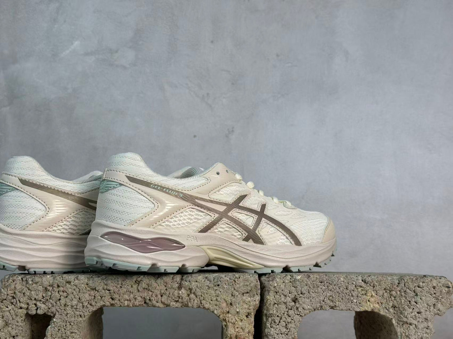 GEL-FLUX 4 White and Brown