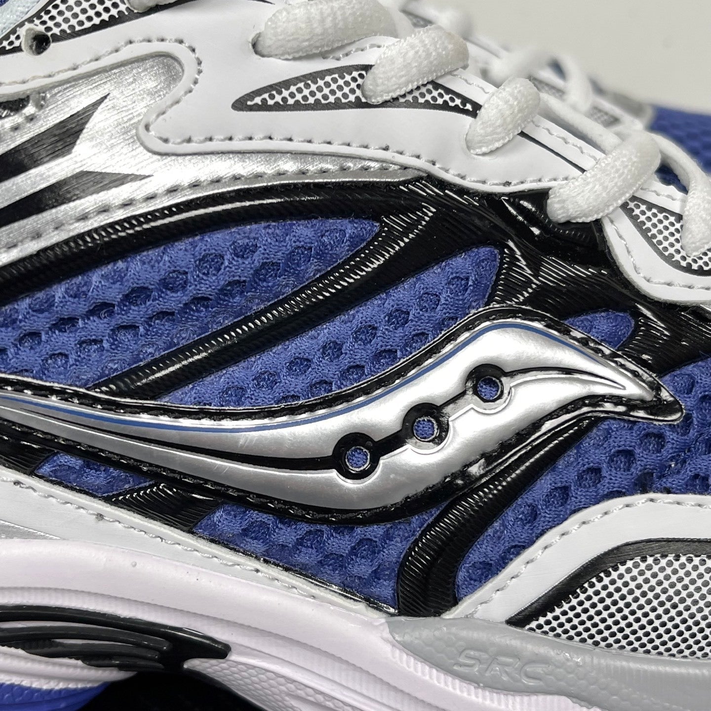 Sau Omni 9 Blue and White