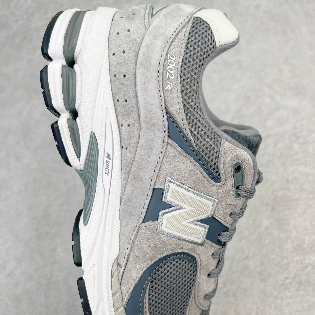 2002R Retro Grey