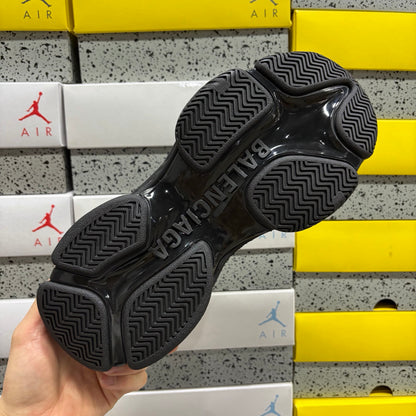 BLG Triple S.2 Black