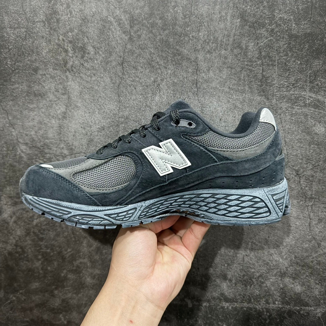 2002 black vintage