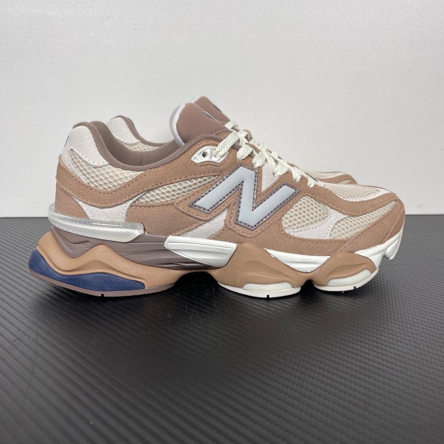 NB 9060 - Sparrow Flat Taupe